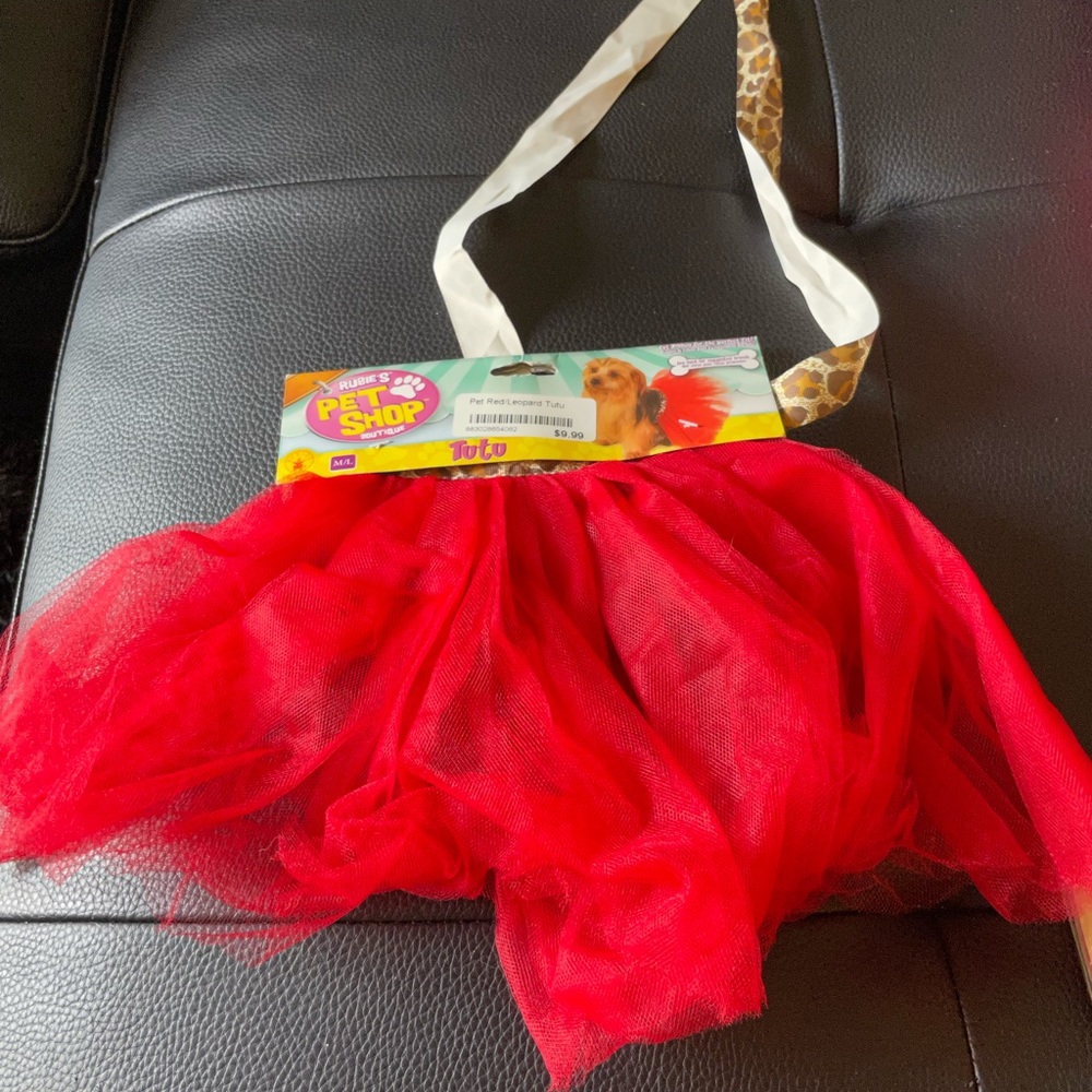 Per tutu red, with leopard ribbon